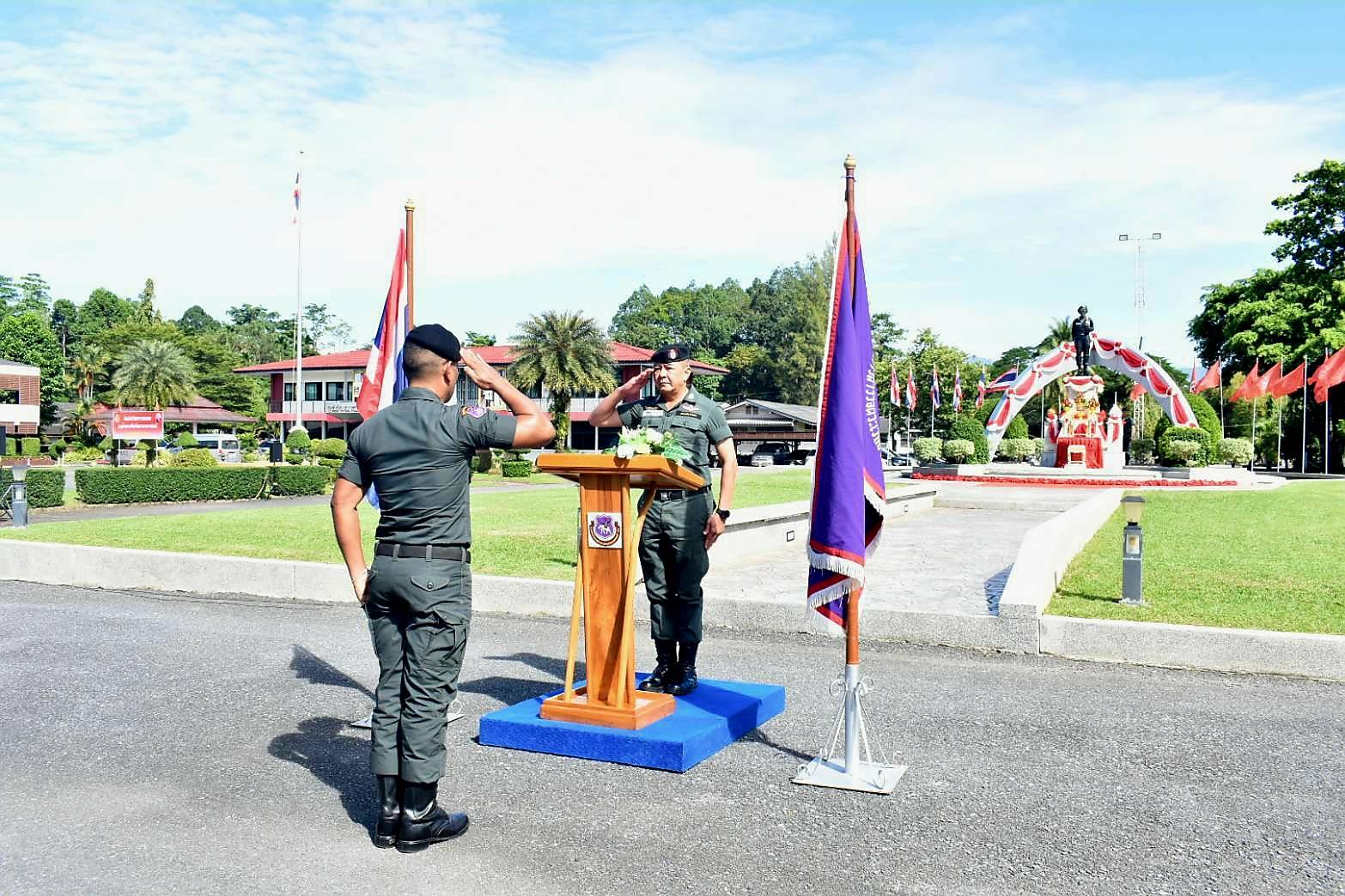 พิธีเทิดพระเกียรติ เนื่องในวันคล้ายวันพระราชสมภพ สมเด็จพระศรีนครินทราบรมราชชนนี พร้อมด้วยคณะ  ณ กก.ตชด.๔๒ ค่ายศรีนครินทรา อ.ทุ่งสง จว.นครศรีธรรมราช